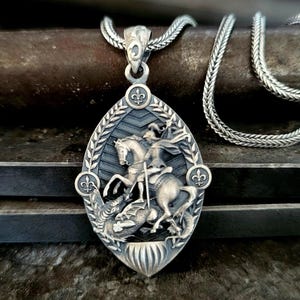 Saint George and the Dragon Silver Pendant, 925k Sterling Silver Men&#39;s Pendant, St George Engraved Necklace, Christian Men&#39;s Necklace Gift