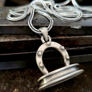Silver Horseshoe Seal Pendant for Men, 925k Sterling Silver Handmade Jewelry, Unique Gift for Boyfriend, Symbolic Silver Necklace for Dad