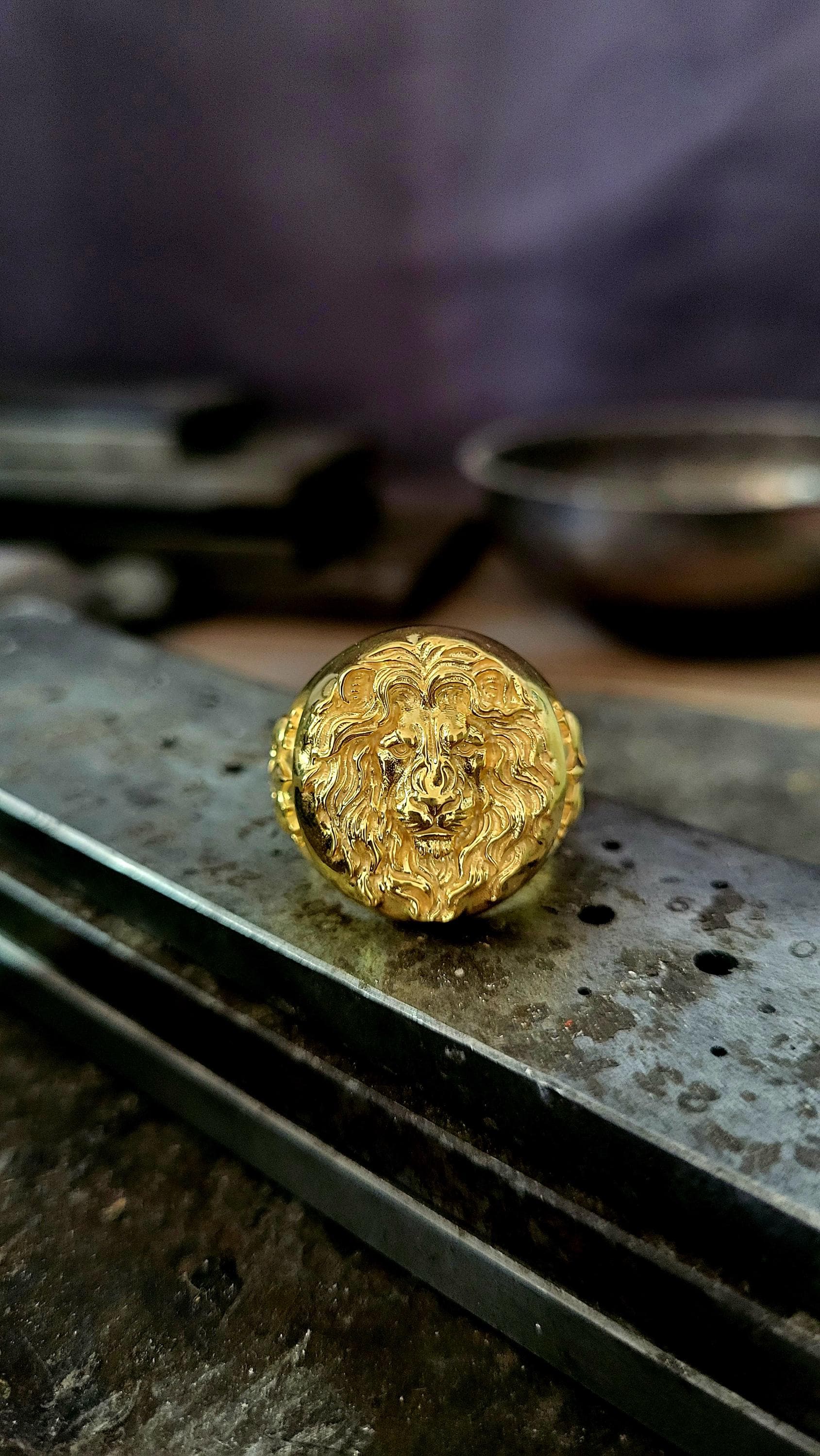 10K Solid Gold Lion Head Signet Ring – the Symbol of Power and