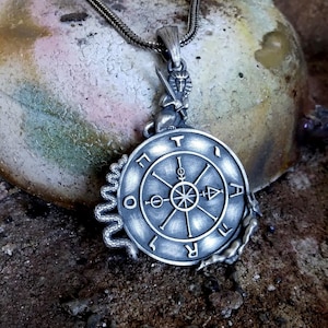Het rad van fortuin tarotkaart zilveren hanger, 925k sterlingzilveren handgemaakte sieraden, voor astrologieliefhebber, Anubis Snake Sfinx-symbool
