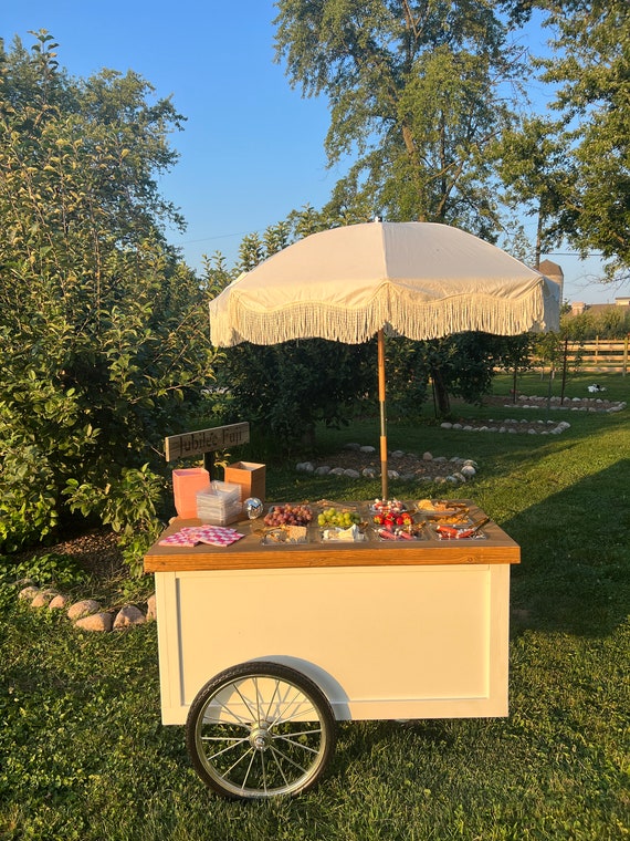 Cheese cart wedding | Beachweddingtips.com