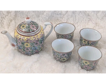 Vintage Chinese Porcelain Teapot Tea Set Floral Famille Rose 4 Cups Marked China