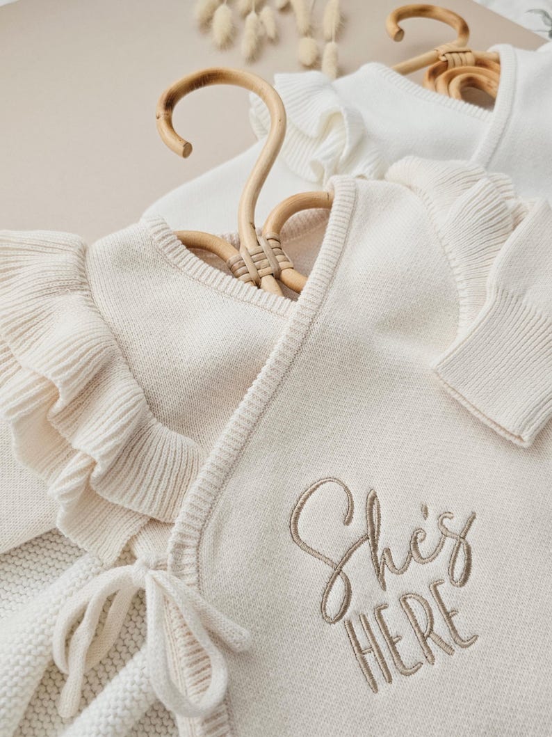 Pelele personalizado para bebé, conjunto neutro de lujo, body para anunciar el nacimiento, atuendo para volver a casa, Hola mundo imagen 2
