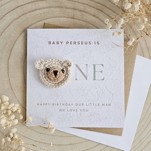 Tarjeta personalizada de primer cumpleaños, uno dos, tarjeta personalizada para niña y niño, tarjeta minimalista neutra, tarjeta de oso, tarjeta de lujo para bebé, nieto e hija -046