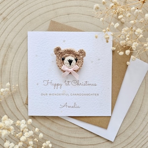 Tarjeta de felicitación navideña personalizada para bebé, osito de peluche para niña y niño, bebé recién nacido en color neutro, lujosa y única, nieto, nieta, hijo, sobrino -098