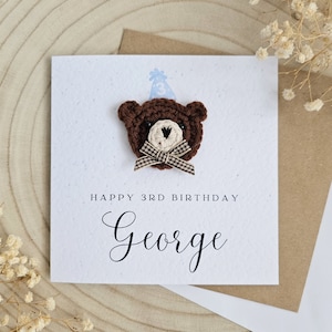 Gepersonaliseerde gehaakte 1e verjaardagskaart, handgemaakte berenkaart, nieuwe babyjongenkaart, nieuwe babymeisjeskaart, berenkaart voor baby, gepersonaliseerd cadeau-043