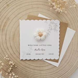 Gepersonaliseerde gehaakte nieuwe babykaart, nieuwe babymeisjeskaart, nieuwe babyjongenkaart, bloemenkaart voor nieuwe baby, gepersonaliseerd cadeau, boho neutraal 167