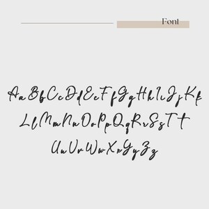 Puede incluir: Un alfabeto completo en fuente cursiva manuscrita, en negro sobre un fondo gris claro. La palabra "Font" est&aacute; encima de las letras. Las letras est&aacute;n en may&uacute;sculas y min&uacute;sculas.