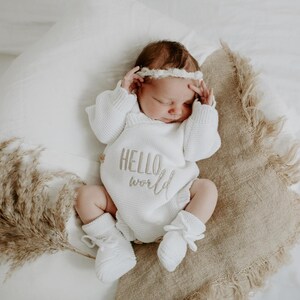 Pelele personalizado para bebé, conjunto neutro de lujo, body para anunciar el nacimiento, atuendo para volver a casa, Hola mundo imagen 3