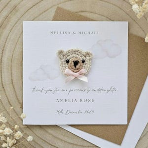 Carte de naissance personnalisée au crochet, Merci petit-fils, petite-fille, nièce, neveu, ours en peluche neutre, cadeau de luxe pour nouveau-né garçon fille 130 L