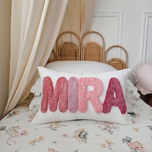 Cojín infantil personalizado / Regalo para recién nacido / Almohada con nombre en mechones / Decoración de cama para niños / Almohada de inauguración de la casa / Regalos de cumpleaños para bebés