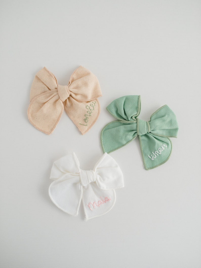 Custom Hand-Embroidered Name Hairbow Name Bow, Embroidery Bow, Custom Name Bow, Newborn Bow, Toddler Hairbow, New Baby Girl Gift, Baby Bow image 1