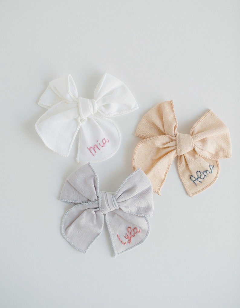Custom Hand-Embroidered Name Hairbow Name Bow, Embroidery Bow, Custom Name Bow, Newborn Bow, Toddler Hairbow, New Baby Girl Gift, Baby Bow image 4