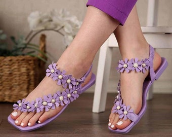 Sandales pour femmes en cuir faites à la main, tongs florales d’été, chaussures plates fleuries en cuir, sandales de demoiselle d’honneur, chaussures de mariage, chaussures de mariée plates