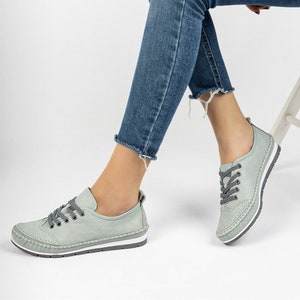 Casual shoes under 2000 deals