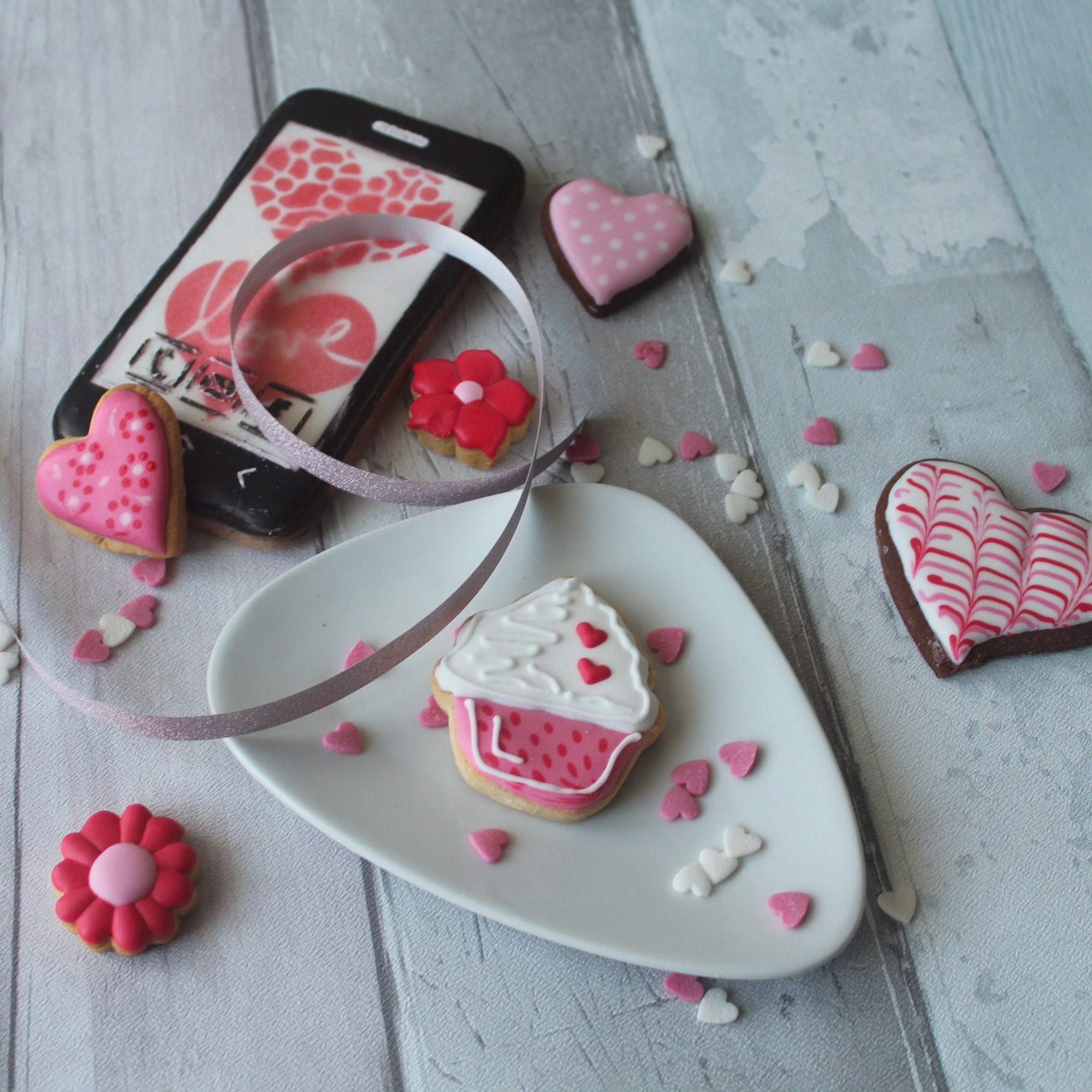 Coffret de 7 Biscuits Sucrés, Colorés, Décorés à La Main avec Du Glaçage Royal - Biscuit Smartphone 