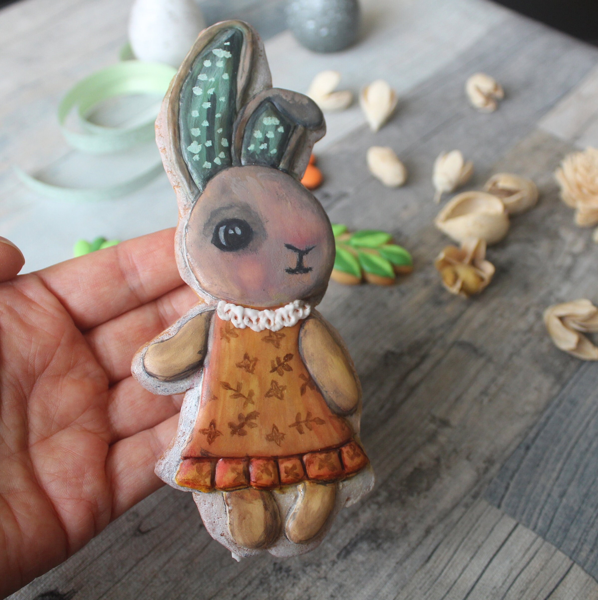 Coffret de 5 Délicieux Biscuits Décorés, Sucrés, Colorés Joyeuses Pâques Petite Lapine Adorable, Œuf