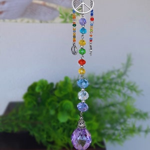 Longue décoration de fenêtre hippie attrape-soleil en cristal avec signe de la paix et symboles de patte, cadeau d'anniversaire image 3