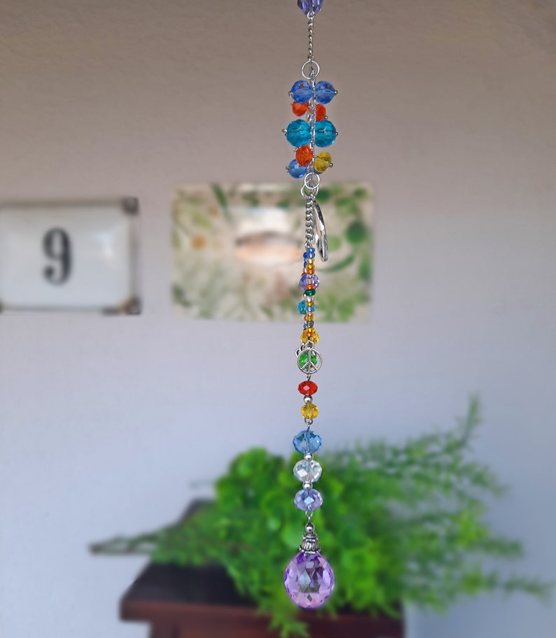 Longue décoration de fenêtre hippie attrape-soleil en cristal avec signe de la paix et symboles de patte, cadeau d'anniversaire image 7