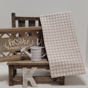 Handgemachtes weißes/beige/braunes Karo Geschirrtuch mit Haken