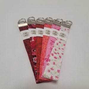 Llavero de tela de la colección rosa y rojo de 18 cm, color rojo, rosa y blanco