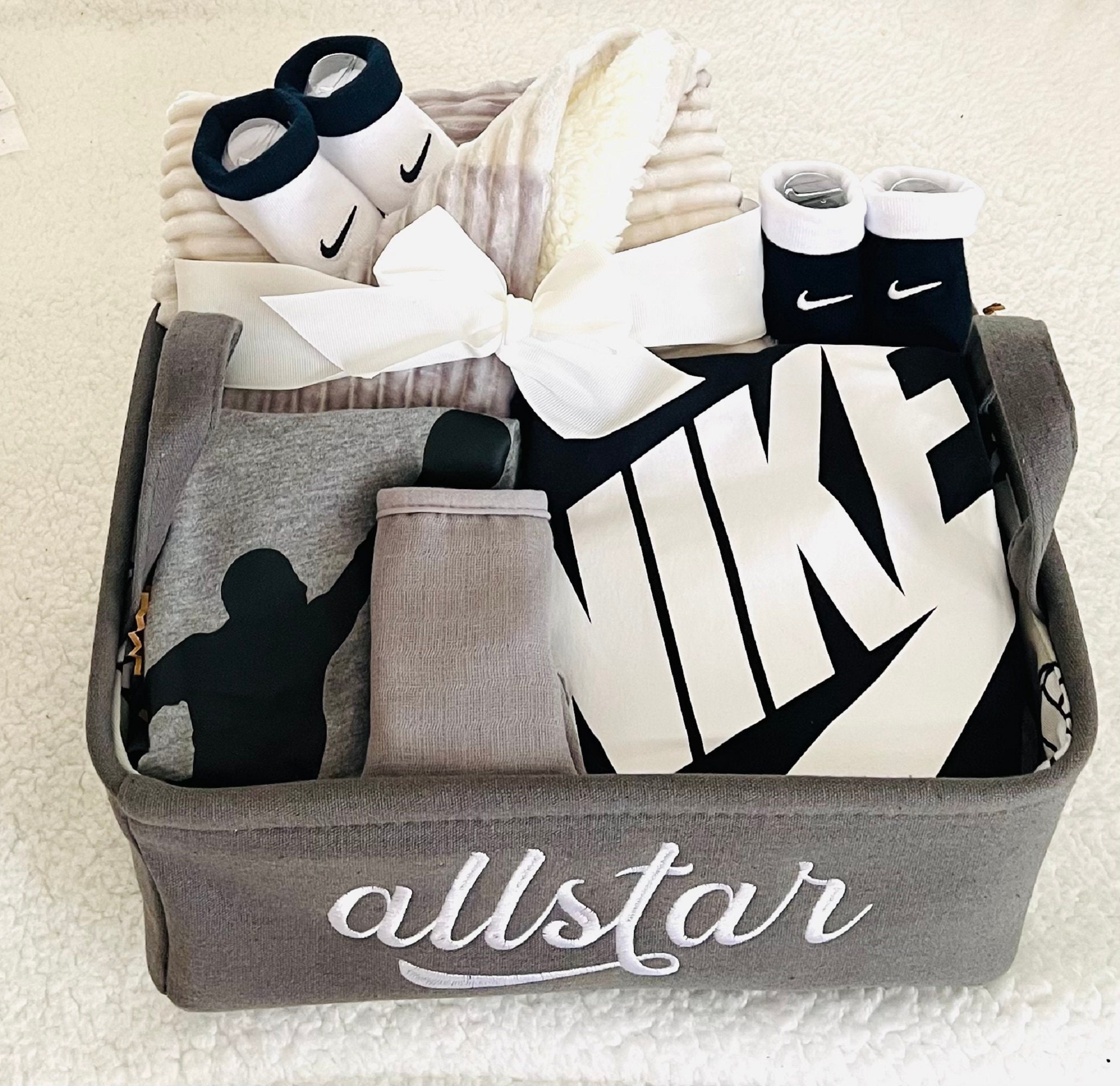nike newborn gift sets