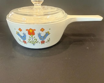 Vintage 1975 CorningWare 1.5 Pt Menuette Saucepan with PYREX Lid Country Festival Pattern Model p 82 b