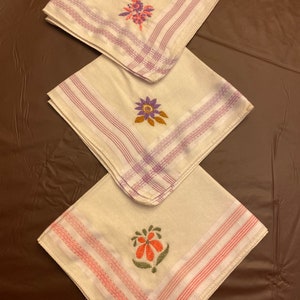 Women Handkerchiefs - In set of 3