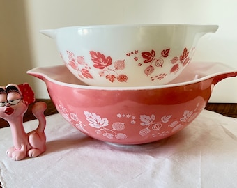 Vintage Pyrex pink gooseberry Cinderella