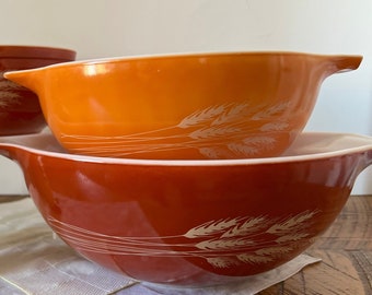 Pyrex collection Autumn Cinderella and mixing bowl