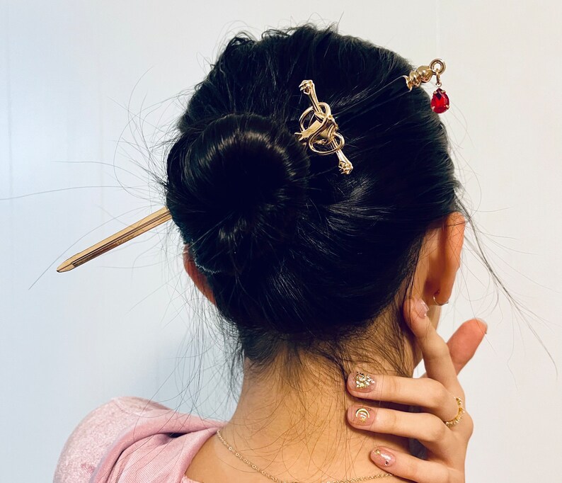 Sword Hairpin, Cosplay Accessories,Punk Sword Hairpins, Sword Hair Sticks, Sword Bun Holders, Punk Metal Sword Hairpin Gold Black Handle