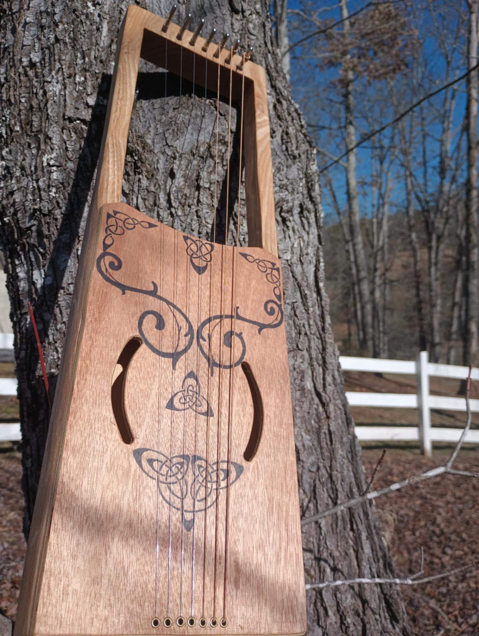 Gledelig" 7 String Lyre