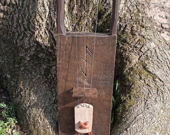 Den odde' "The Odd One" 21 in walnut framed 3 String Bass Tagelharpa