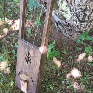 Den odde' "The Odd One" 21 in framed 3 String alto Tagelharpa