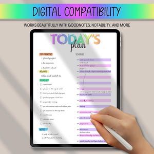 Pode incluir: Um planejador digital em um tablet, com um t&iacute;tulo colorido "Today's Plan". A tela mostra uma programa&ccedil;&atilde;o com listas de tarefas e notas. O texto "Digital Compatibility" e "Works beautifully with GoodNotes, Notability, and more" est&atilde;o no topo.