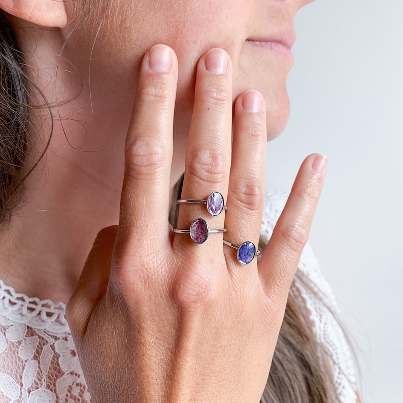 Real birthflower ring // homemade pressed dried flower resin jewelry botanical special birthday gift minimalist stacking ring christmas gift image 9