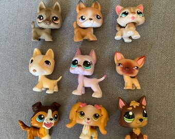 Emilys Doll lps Great Dane Dog #244#817 lps Collie #893#363 Brown and Tan Magnet Foot and Clear Peg with lps Accessories Stakeboard Lot Kids Figures 