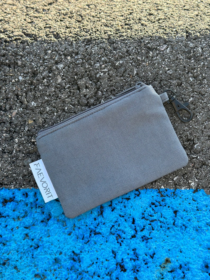 Etui wasserabweisend grau / kleine Tasche / mini Tasche / Geldbörse / Geldbeutel / Schlüsseltasche / Kotbeutelspender / Schlüsseletui immagine 2