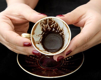 Turkse koffie-waarzegster, Turkse koffie-lezing, waarzeggerij, Turkse koffiekop-lezing, volledige paranormale lezing, koffiekop-lezing