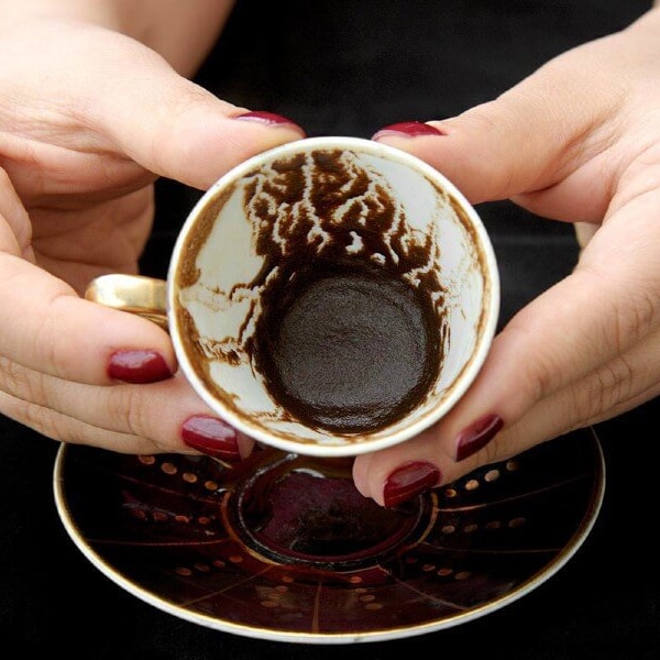 Turkse koffie-waarzegster, Turkse koffie-lezing, waarzeggerij, Turkse koffiekop-lezing, volledige paranormale lezing, koffiekop-lezing