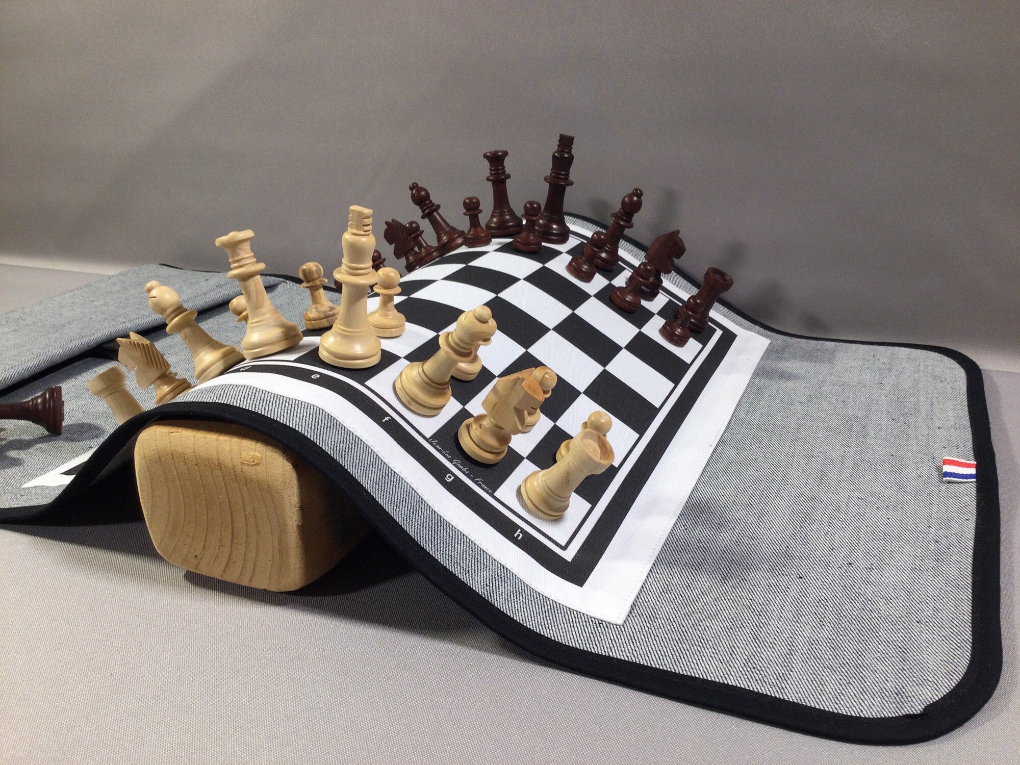 Olive wood English model chess pieces - Mora Toys · Games