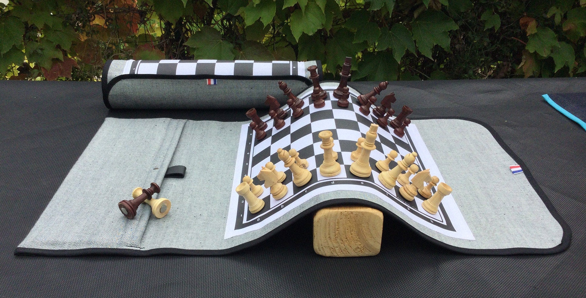 Magnetus Chess Self-Adjusting Tournament Chess Set | Magnetic | Heavy  Weighted Pieces & Wooden Board