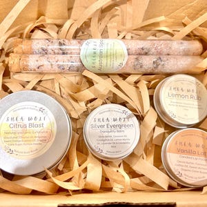 Australian Bush Natural Gift Set Vegan & Cruelty Free Moisturising Lip Balm, Salves, Bath Salts Handmade with Essential Oils and Shea Butter