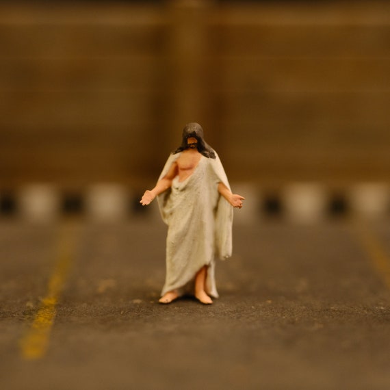 Miniature Jesus Christus (1:87 & 1;64, HO Scale) Handmade custom figurine suitable for toy photography, gift, decor, or cake topper