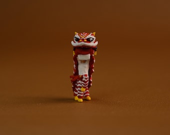 Figura de danza del león en miniatura: decoración artesanal a escala HO