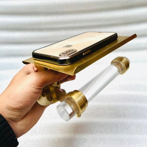 Gebürsteter Messing Toilettenpapierhalter mit Regal, langlebig, rostfreie Wandhalterung Bad & Küchenvorrichtung, Lucite Toilettenpapierhalter, handgefertigt