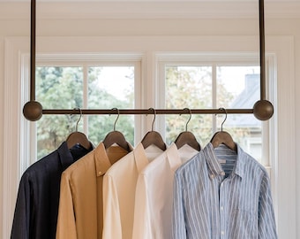 Appendiabiti da soffitto in ottone fatto a mano: stile boutique moderno