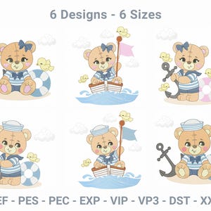 Könnte beinhalten: Sechs Designs eines braunen Teddybären, der als Seemann mit einem blau-weiß gestreiften Hemd und einer Matrosenmütze gekleidet ist. Der Teddybär hält einen Anker, einen Rettungsring oder ein Boot mit einem Segel. Die Designs sind in sechs Größen erhältlich.