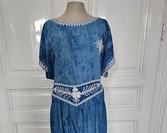 Vintage 1980er 1990er plissierte blaue stone washed Haremshose und Shirt mit Dolman Ärmel, Soutache