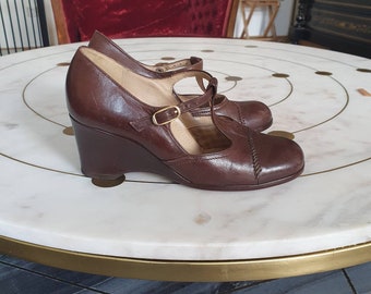 Vintage 1960s 1970s Mary Janes, platform, wedge shoes, wedges,